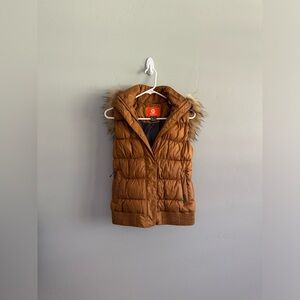 Merrell Silversun Featherless Insulated Puffer Hooded Vest in Bone Brown - XS